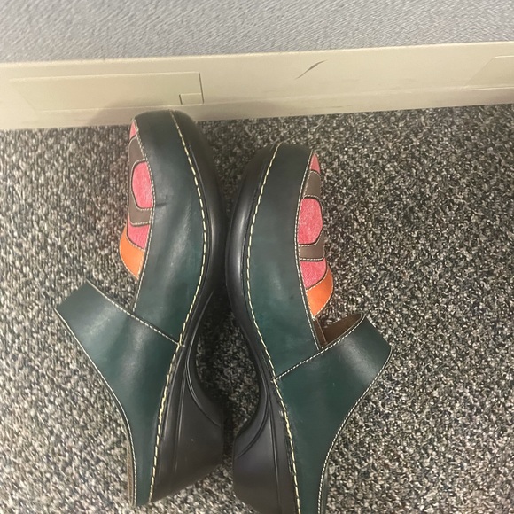 Spring Step Shoes - Picture 3 of 5